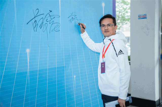 微信图片_20201126151405.gif 微信图片_20201126151405.gif